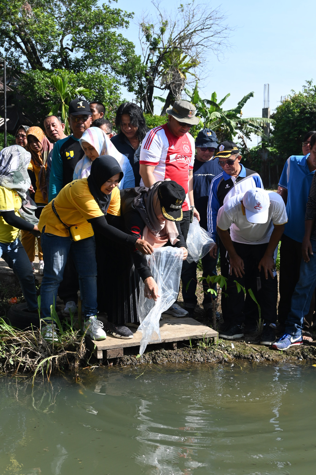 Pencanangan 1000 Pohon dan Pelepasan Bibit di Sungai Air Camar Kecamatan Padang Timur